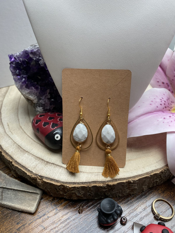 Boucles Howlite